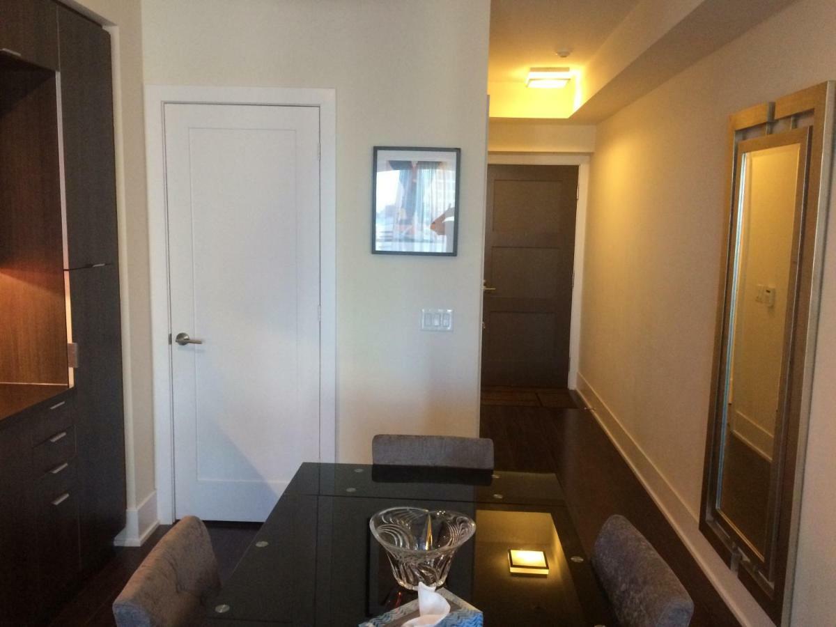 טורונטו Luxury Condo On Cn Tower מראה חיצוני תמונה