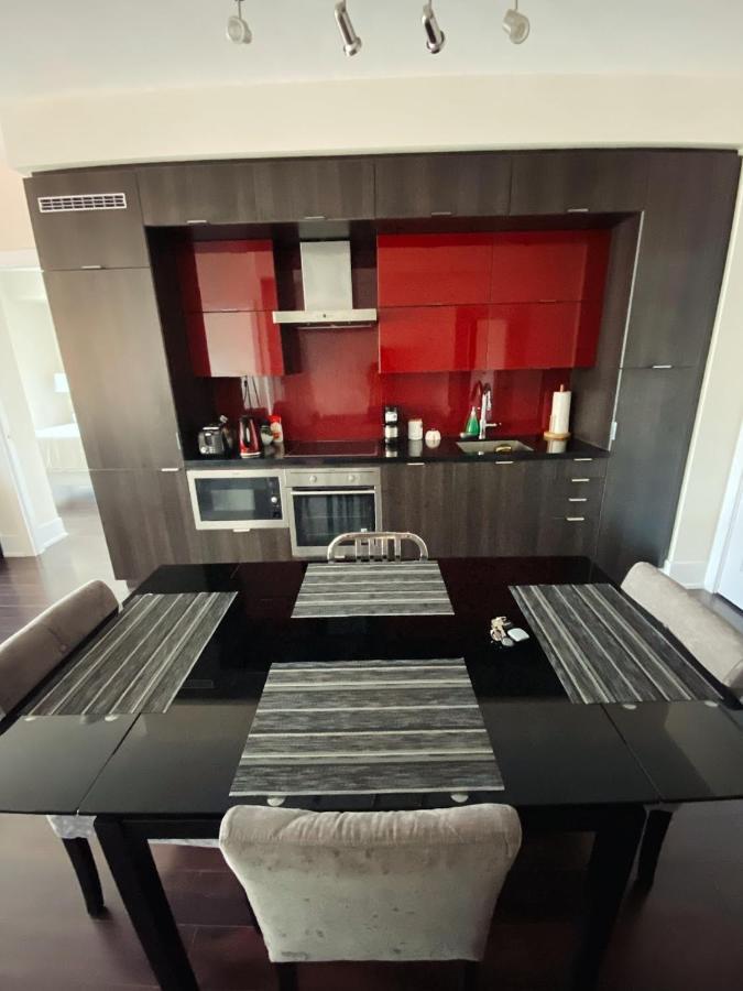 טורונטו Luxury Condo On Cn Tower מראה חיצוני תמונה