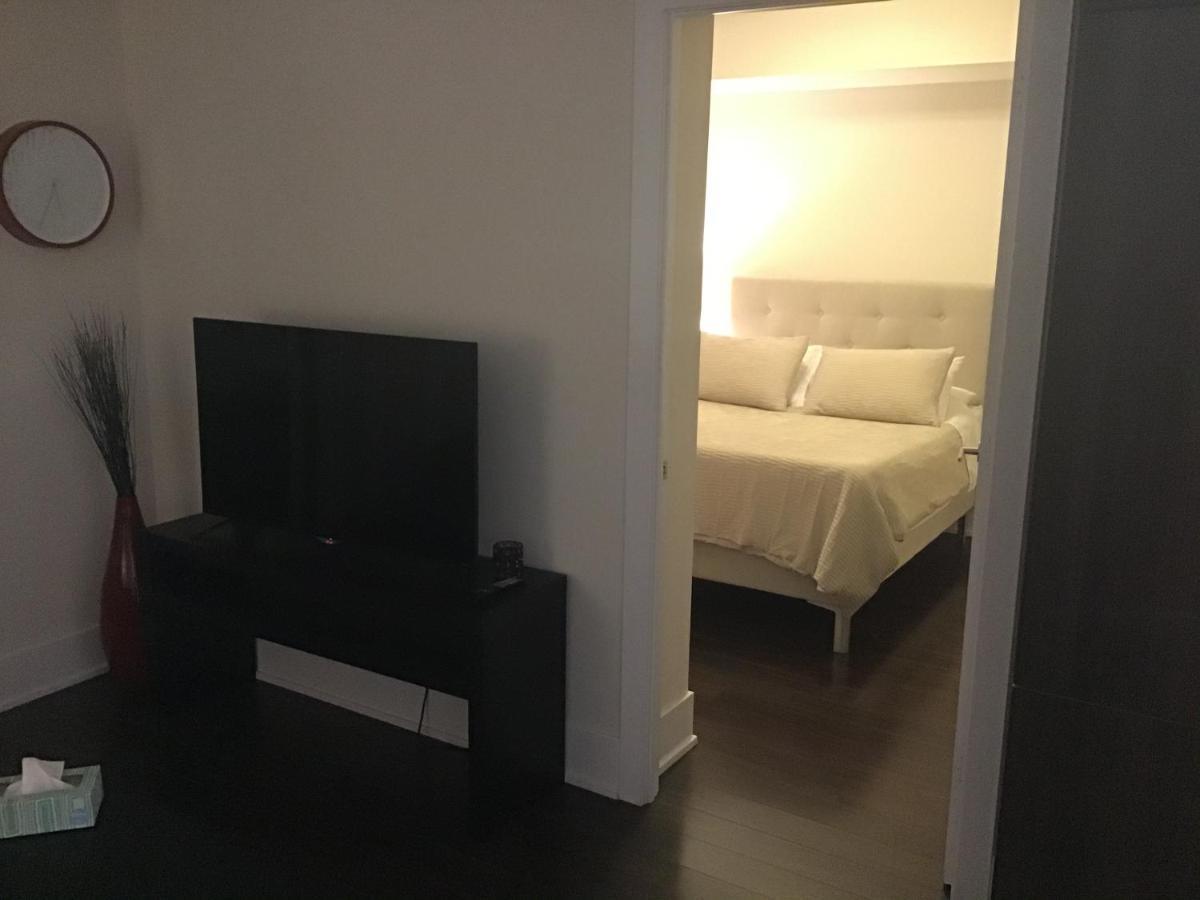טורונטו Luxury Condo On Cn Tower מראה חיצוני תמונה