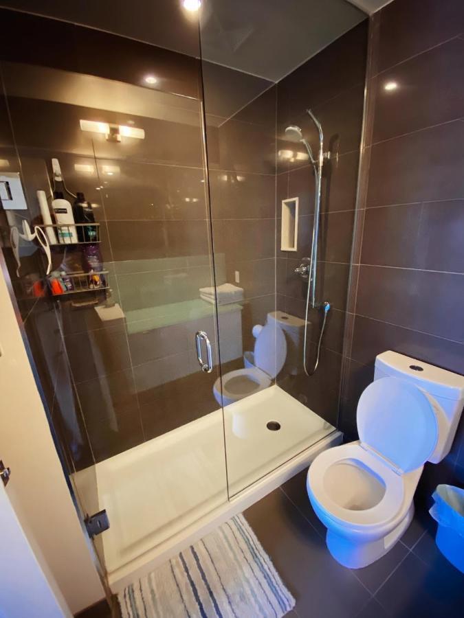 טורונטו Luxury Condo On Cn Tower מראה חיצוני תמונה